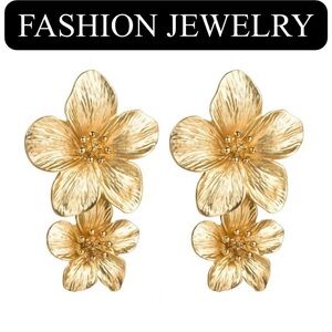 8J: BOHEMIAN Gold Sculptural Flower Earrings, Vintage. NIP